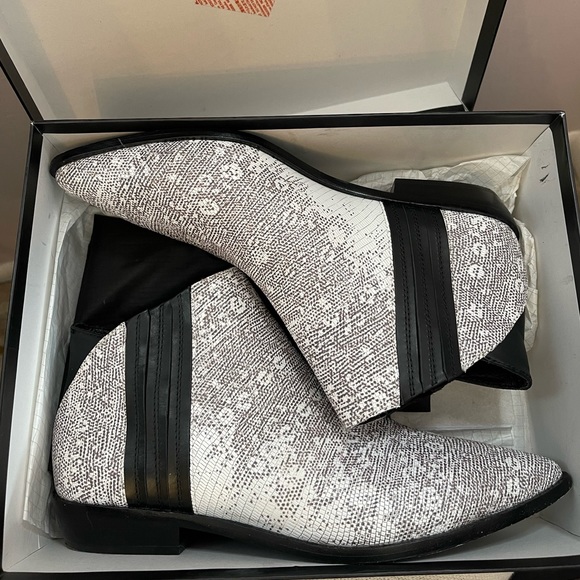 L.A.M.B. Mayor Bootie - Picture 5 of 8